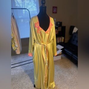 Sensara Elegant Green and Pink Women's Robe